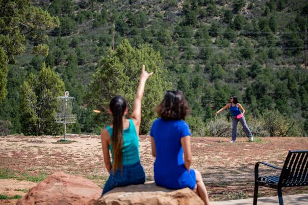 Disc Golfing at the Fort Lewis Disc Golf Course During Summer | Hans Hollenbeck | Visit Durango