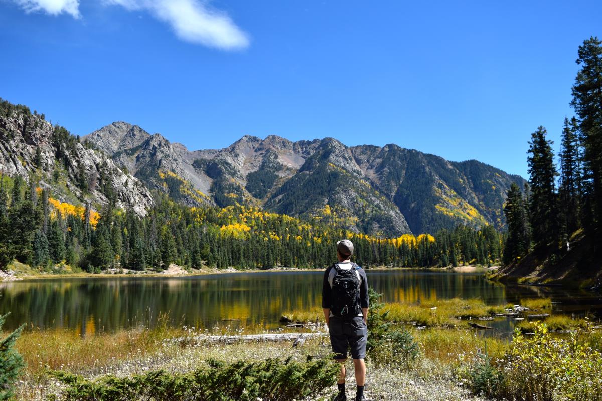Hiking Spud Lake in Fall